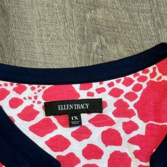 Ellen Tracy Pink and White Patterned Top 1X - Picture 2 of 2